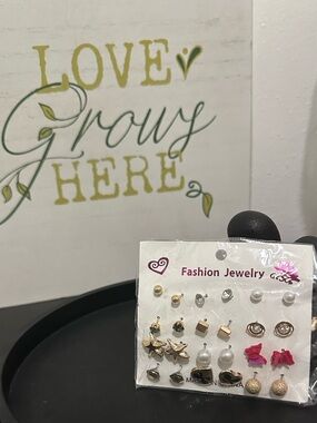 12 pieces of Fashion Jewelry Gold, Silver and Pink Mixed Earring Set